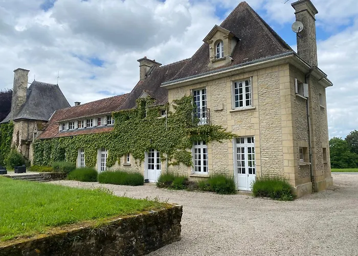 Holiday home La Demeure Du Domaine De Tertu - Piscine Chauffee - Calme - Foret